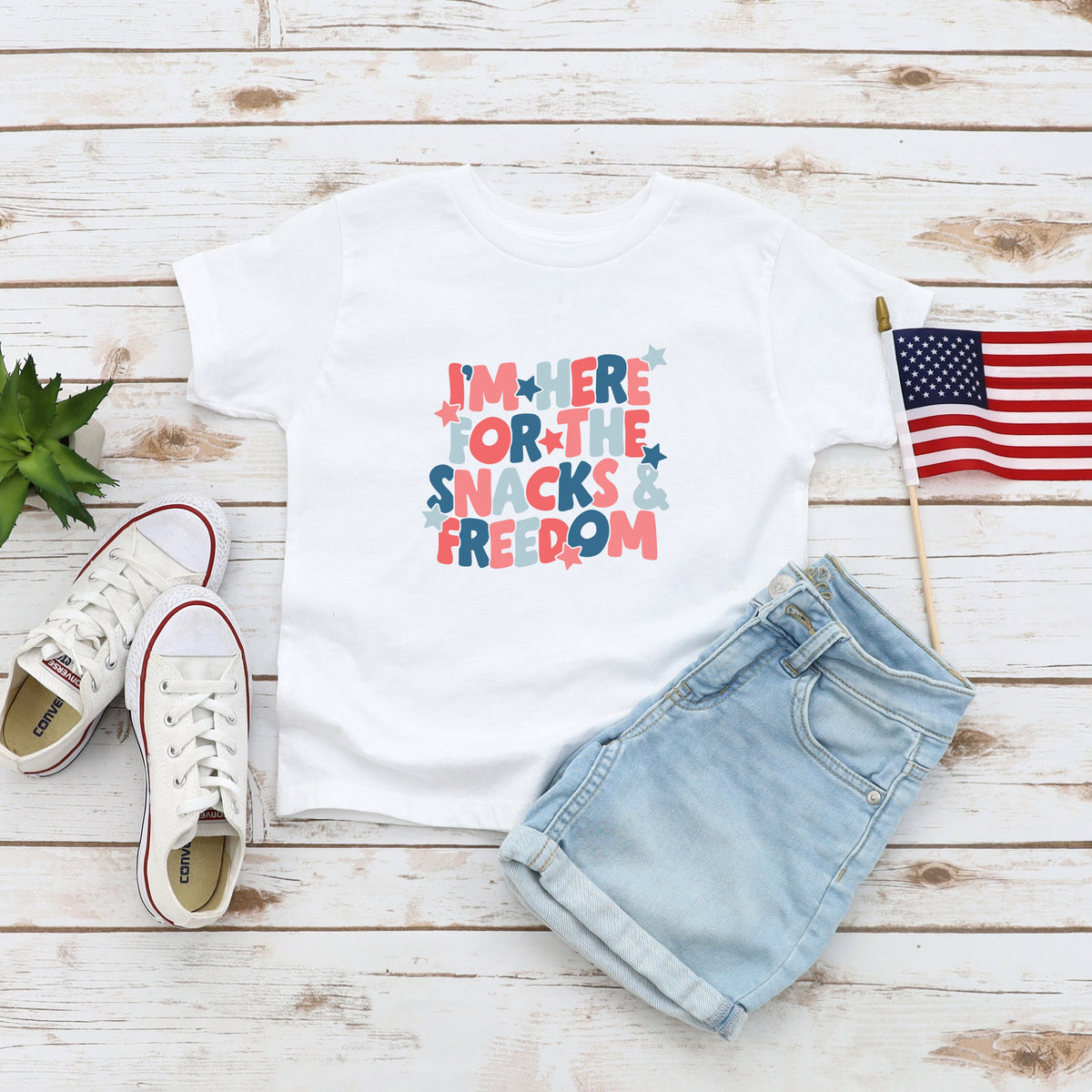 I'm Here For The Snacks | Youth Short Sleeve Crew Neck product image 1
